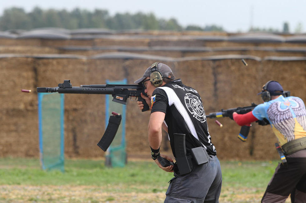 霰弹枪射击大赛魔改版ak抢眼