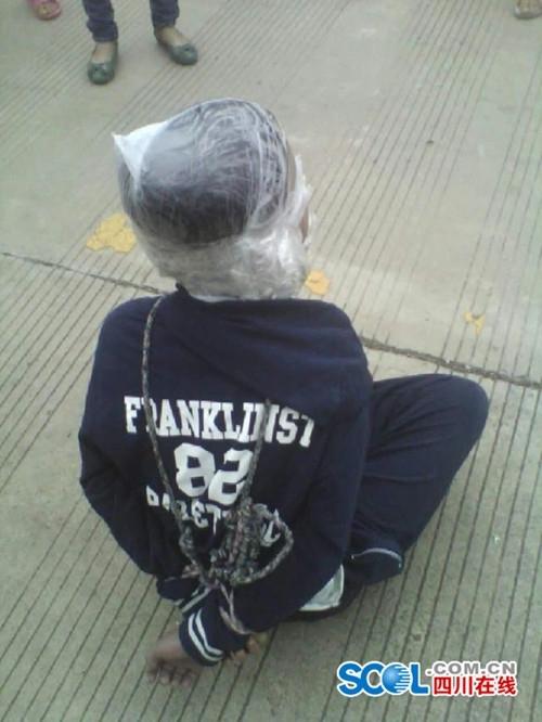 13岁男孩上学途中被绑架 用警匪片知识成功逃脱