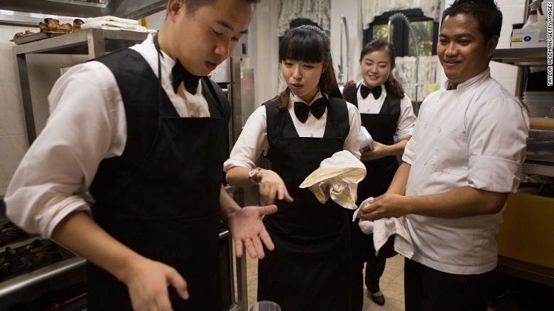 10 中国超级富豪增多 英式管家在中国悄然火爆