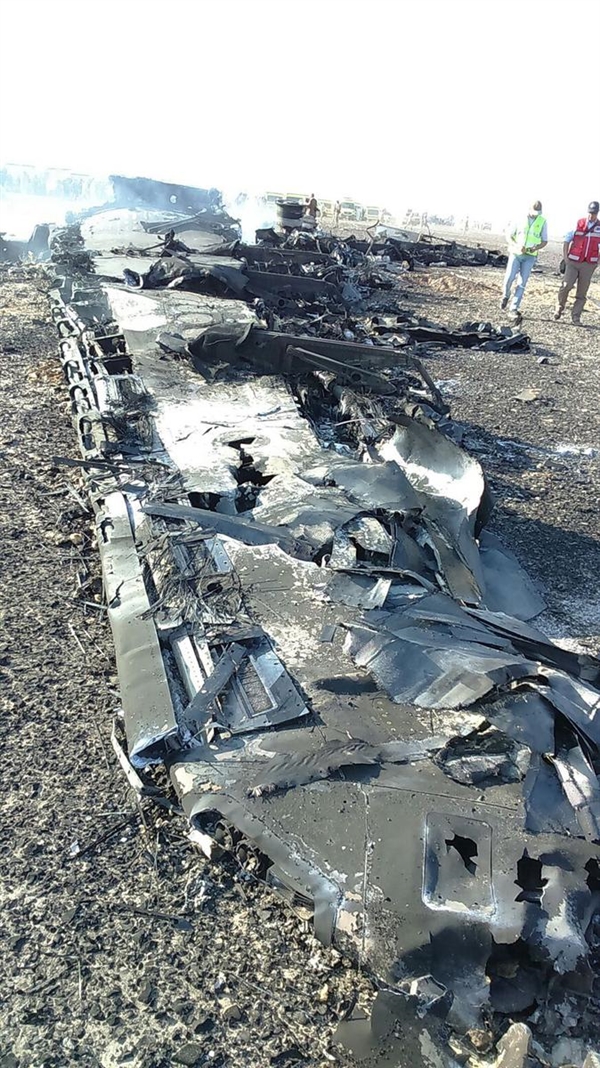 俄客机坠毁现场曝光空客a321支离破碎