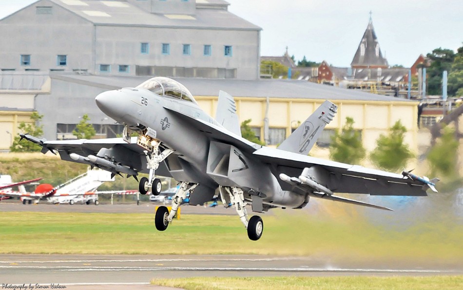 美军超级大黄蜂要用到2040年