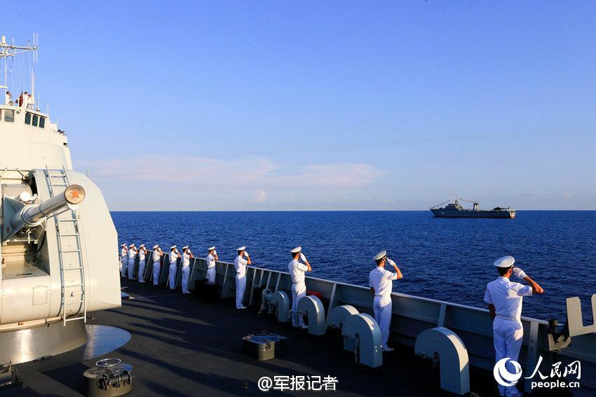 这是中国海军舰艇继2011年和平方舟医院船首次访问古巴后,再次到访.