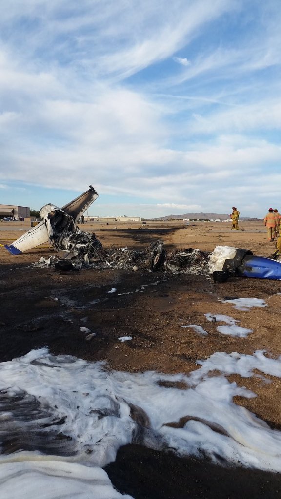 美国一架l-39高级教练机坠毁