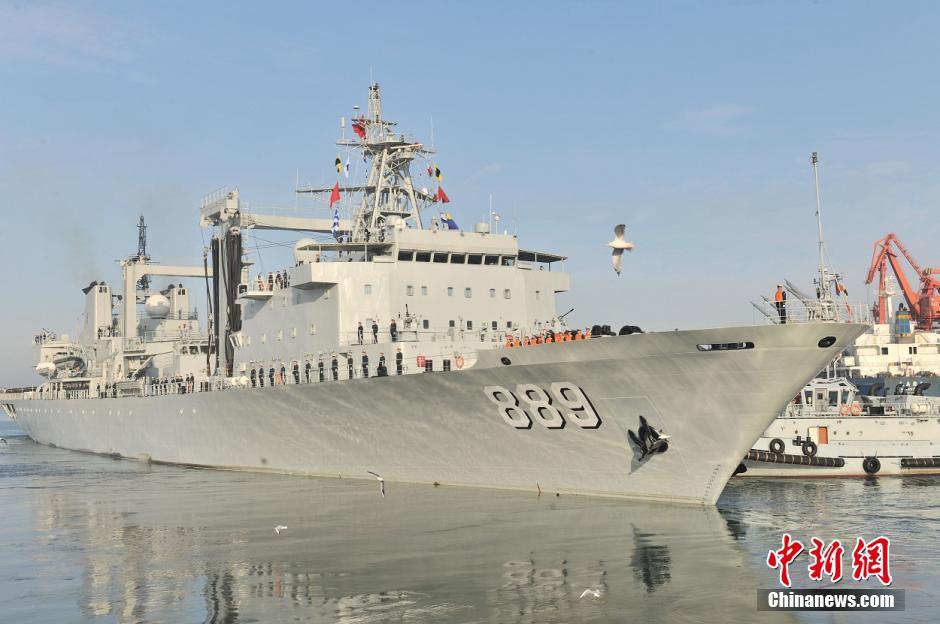 中国护航编队出海日本也要跟拍