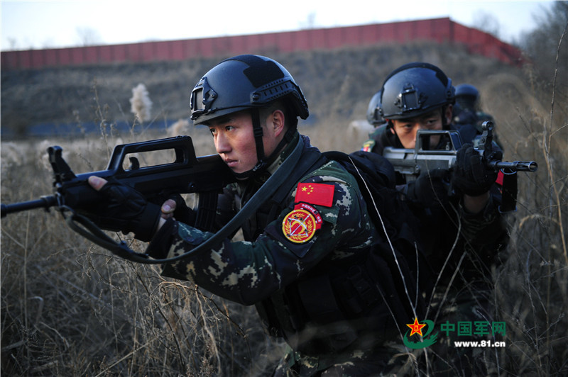 38军特种兵亮相头盔很时髦