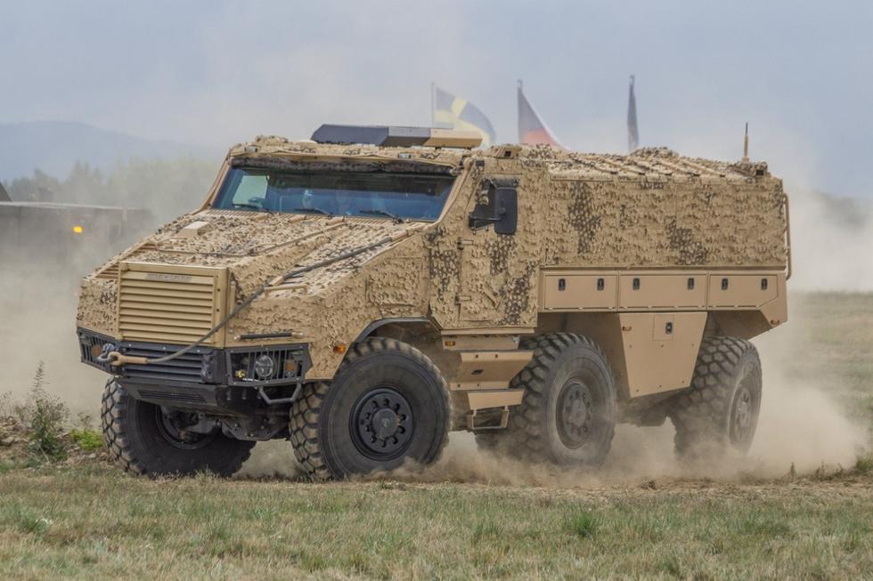 法国6x6重型运兵车外形彪悍