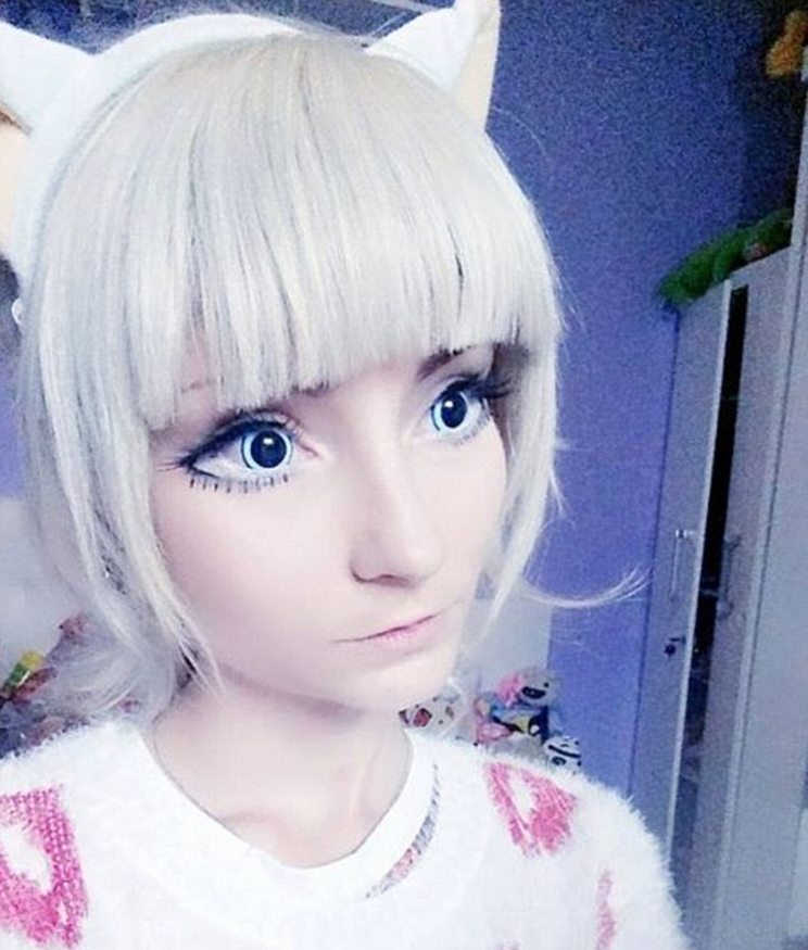 巴西真人芭比纤腰巨乳坚称从未整容