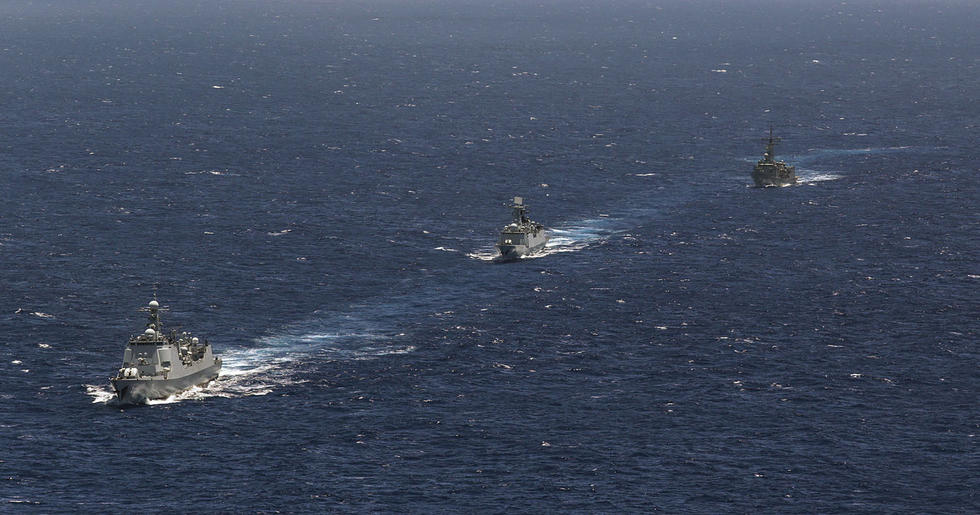 澳洲军舰迎接中国环球航行舰队