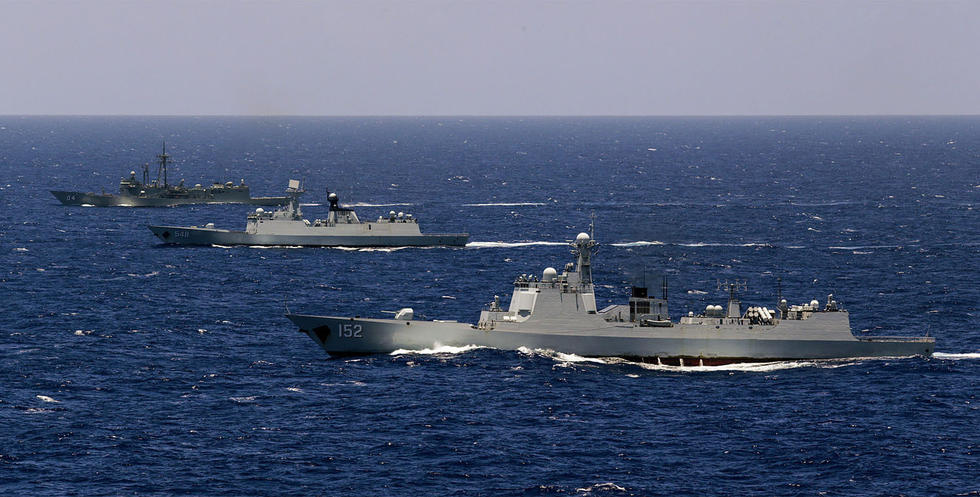 澳洲军舰迎接中国环球航行舰队