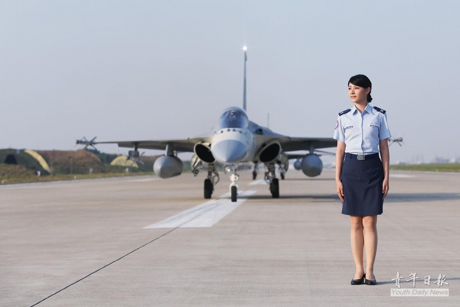 台军女军服女兵图片