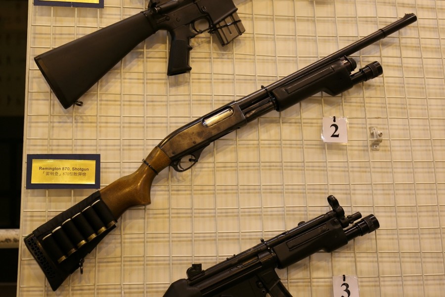 雷明登870型霰弹枪是冲锋队,水警小艇分区和特定刑事单位人员的配备