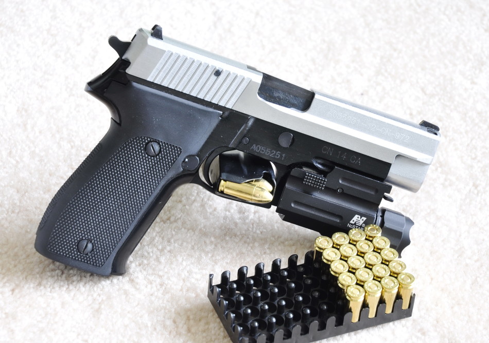 5 外贸版np22手枪做工精度不错