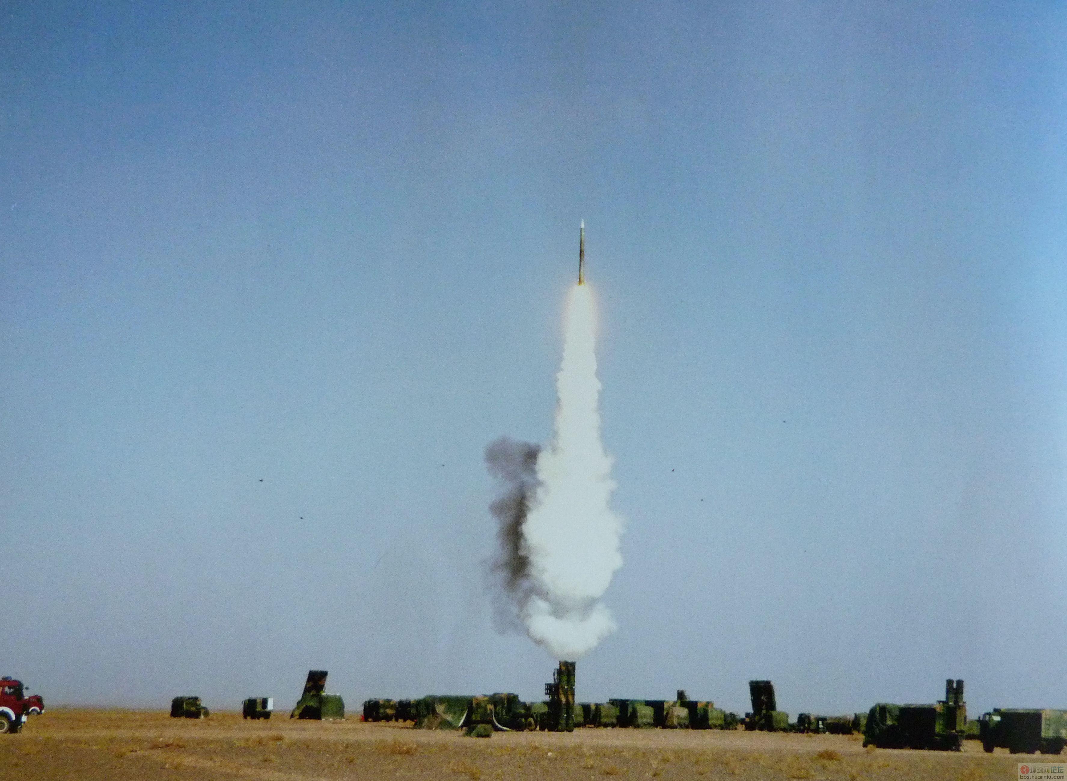 中国军方向美军舰曾驶入的南海地区附近部署了先进地对空导弹系统