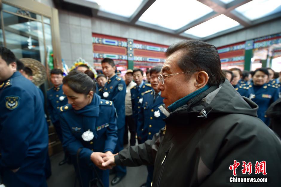 阎肃追悼会举行各界人士送别