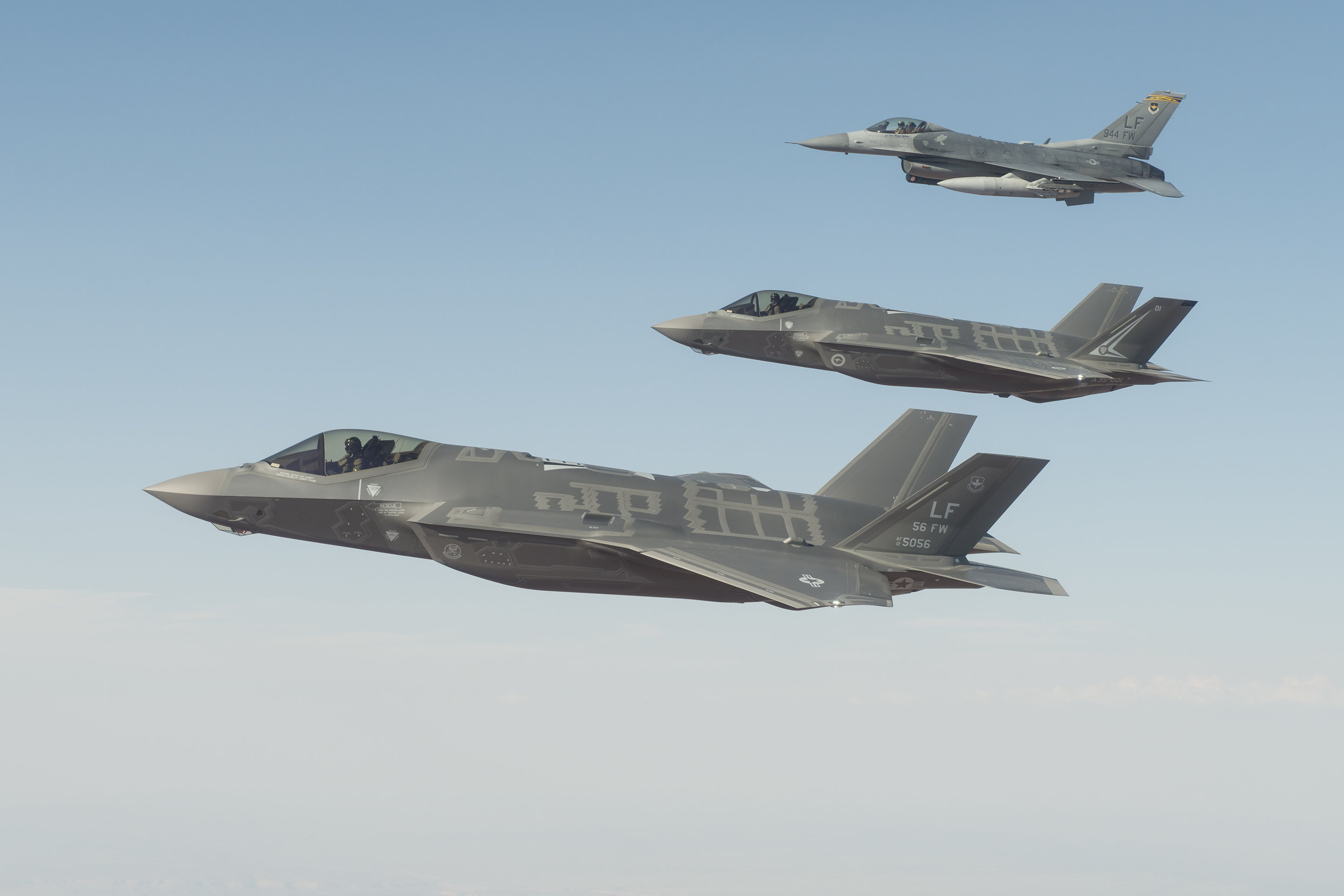 美澳空军f35战机编队炫武