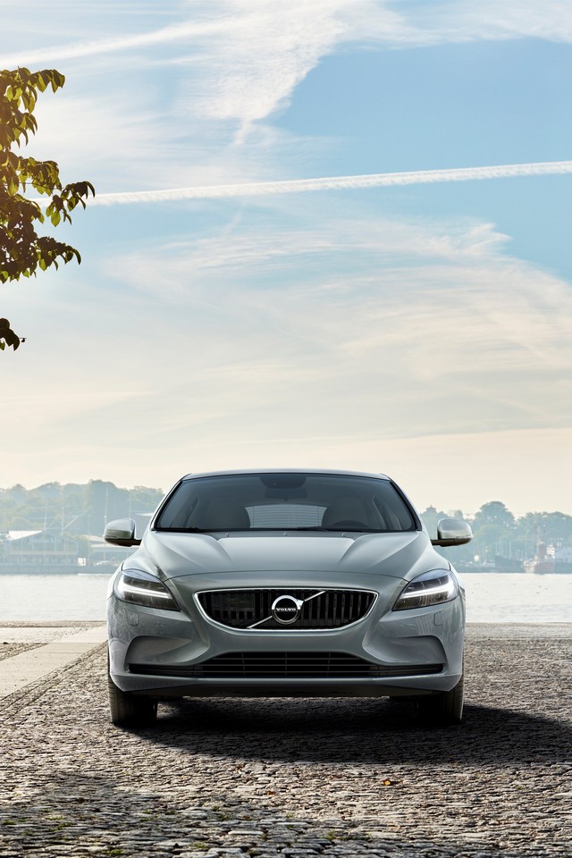 33 2017款沃尔沃v40官图发布 日内瓦车展亮相