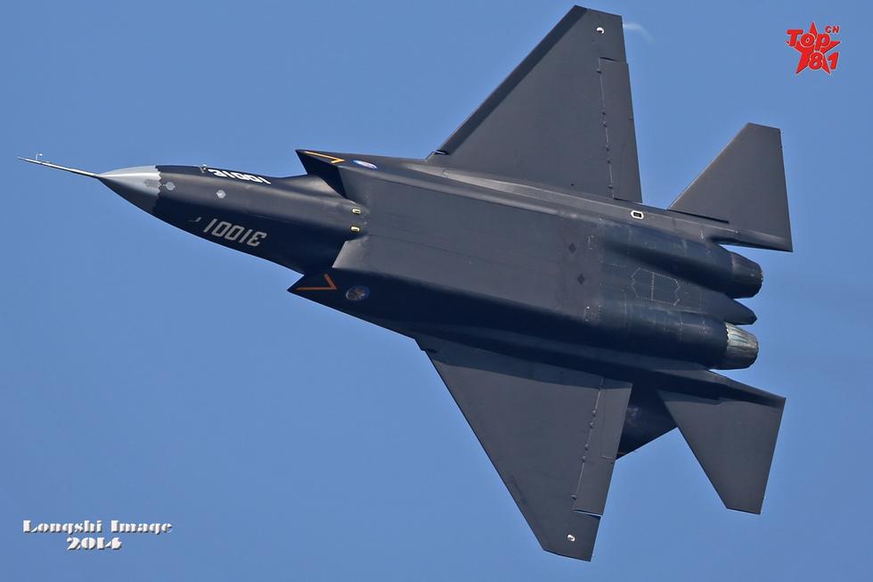 网友绘制歼31战机满挂载效果图