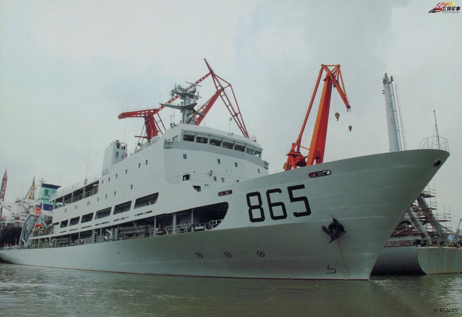 解放军潜艇救援舰现身斯里兰卡