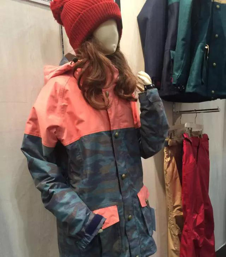 超美品！SISTA.J 荒っぽく （シスタージョイ）スノボウェア