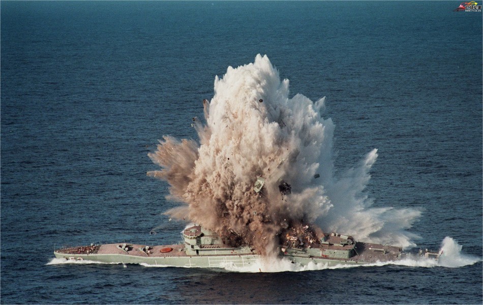 该级舰首舰"利安德"号在1963年服役时,是当时世界上吨位最大的护卫舰.