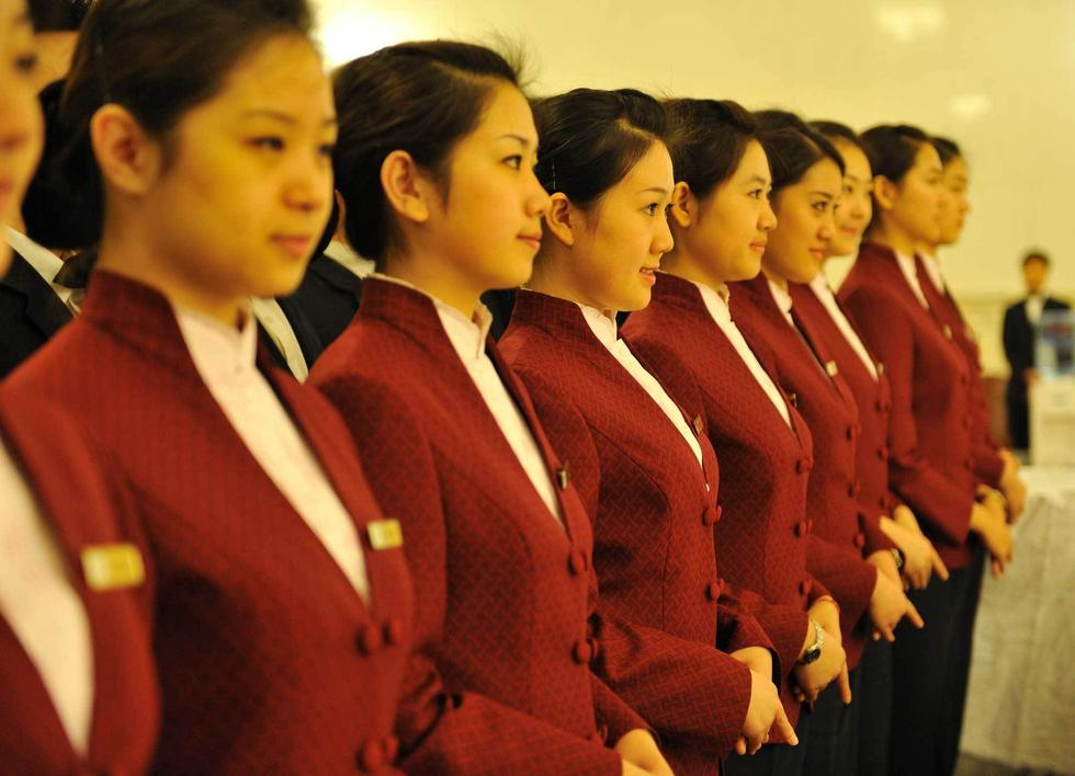 不简单的一杯茶 历届两会女服务员颜值大pk