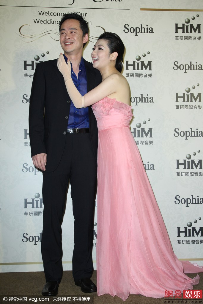 40 selina与老公张承中宣布离婚