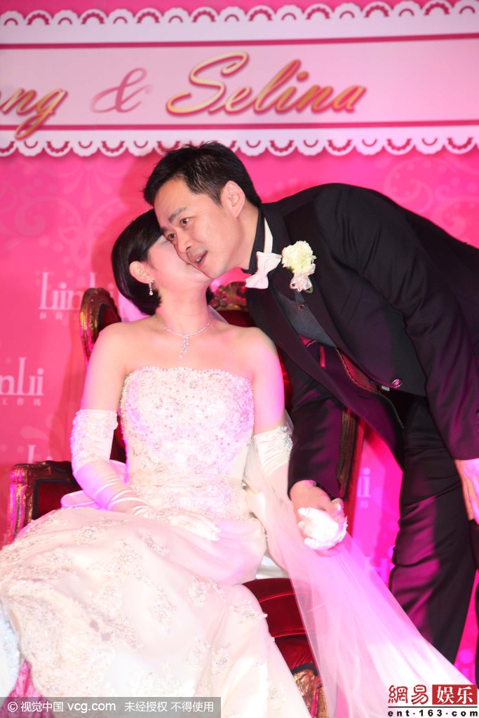 40 selina与老公张承中宣布离婚