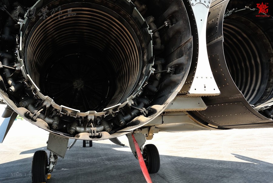 来看形形色色的战斗机尾喷管