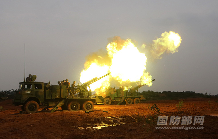 16 第41军卡车炮群齐射场面震撼