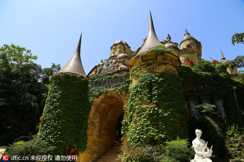重庆现"最梦幻"城堡群如童话王国 网友直呼想入住