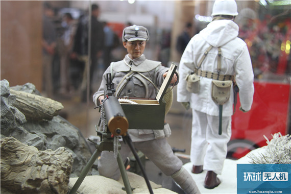 同仇敌忾的八路军机枪手