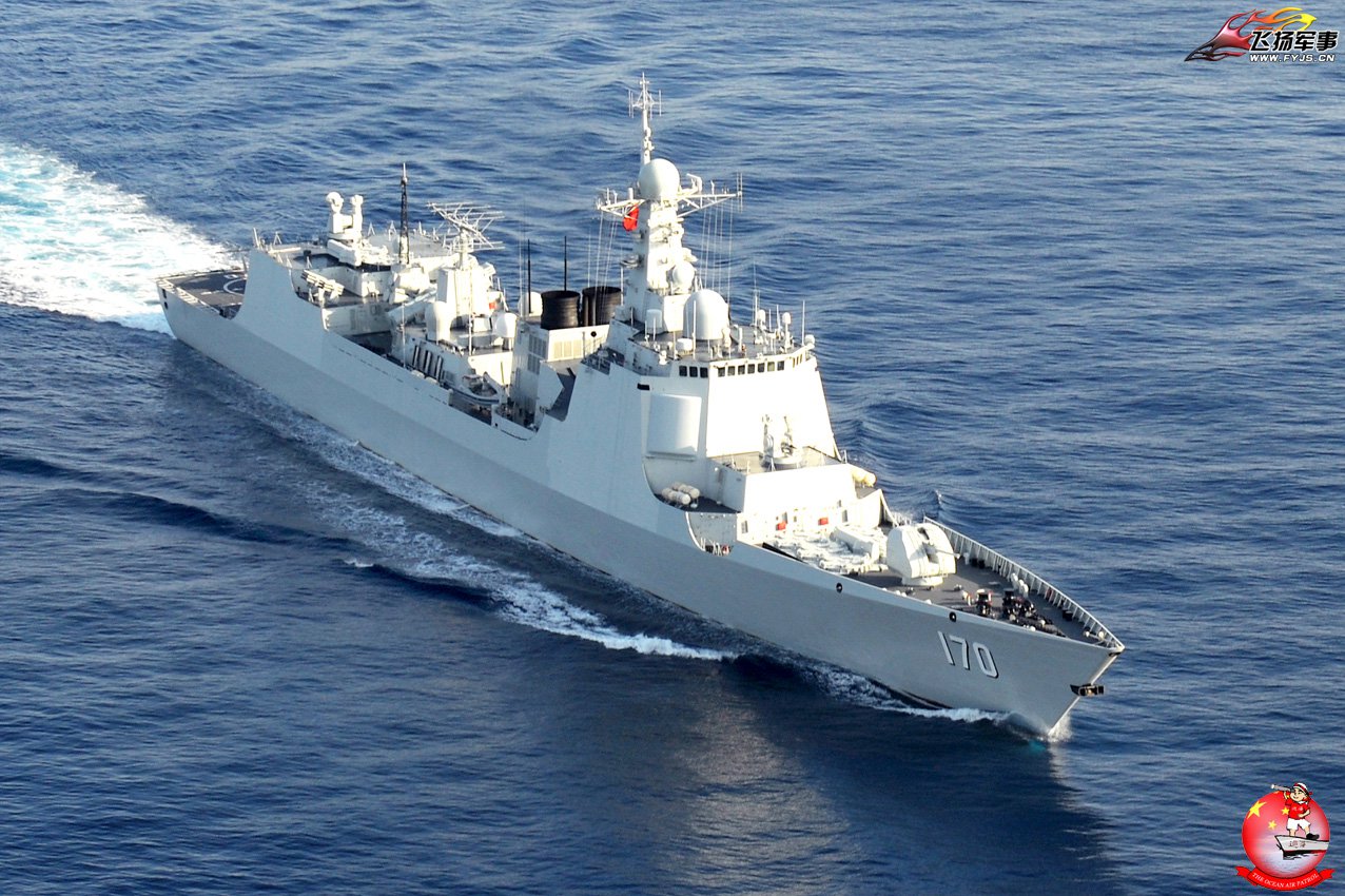 网友压箱底美图为海军庆生