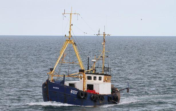 美军核潜艇被渔网缠住画面曝光