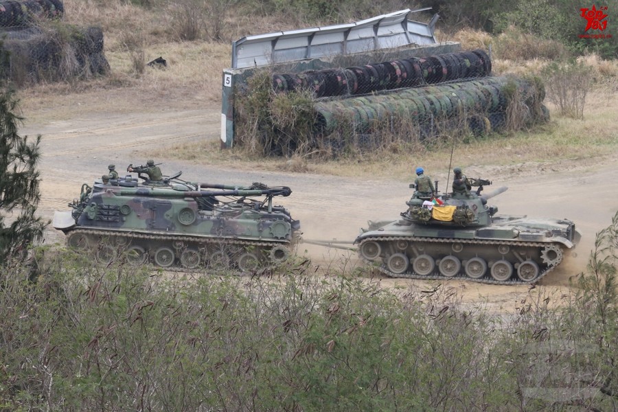 台湾军演秀反装甲重型武器