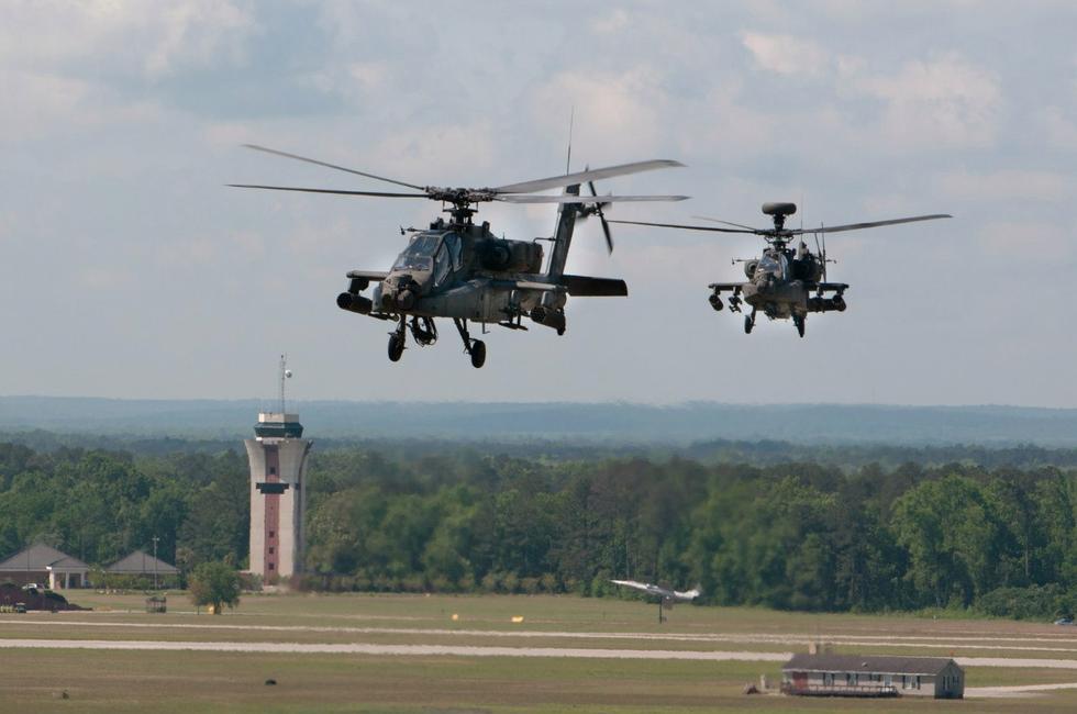 16 十几架阿帕奇同时升空画风好猛