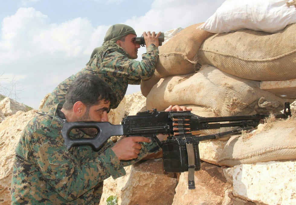 8 库尔德女兵扛"大炮"上战场