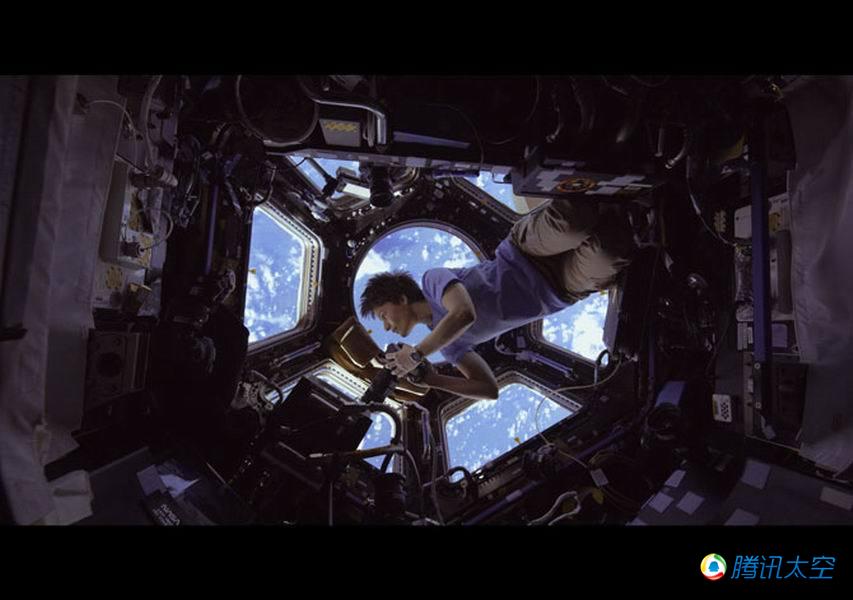 宇航员在国际空间站拍摄地球imax电影