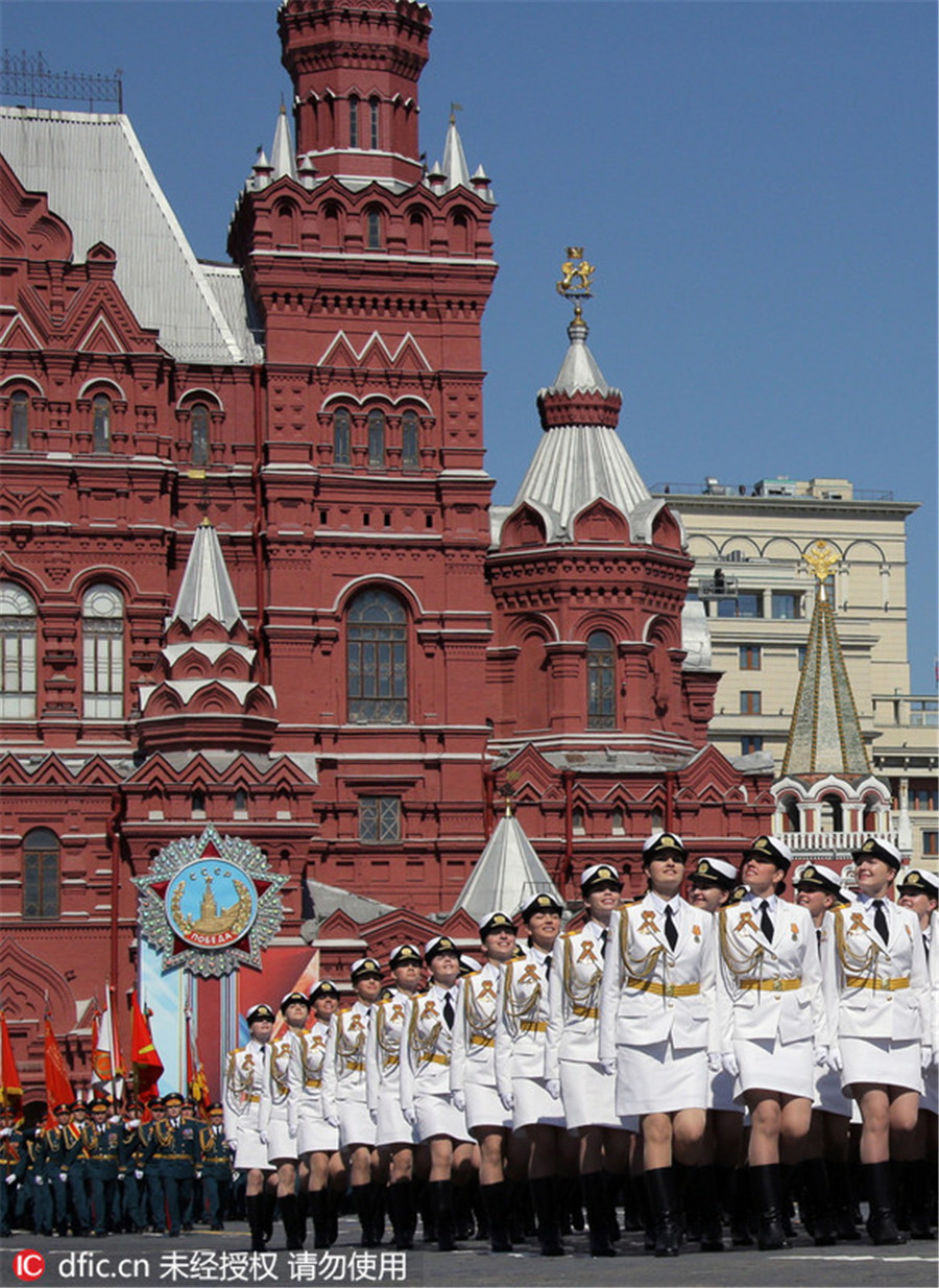 俄罗斯举行胜利日红场阅兵女士官方阵首次亮相