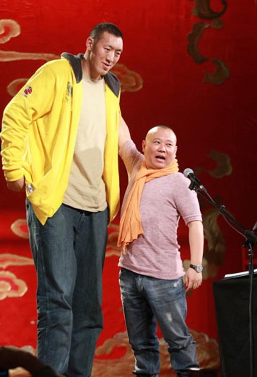 面对身高硬伤,郭德纲低头   郭德纲孙明明   郭德纲于谦合影孙明  