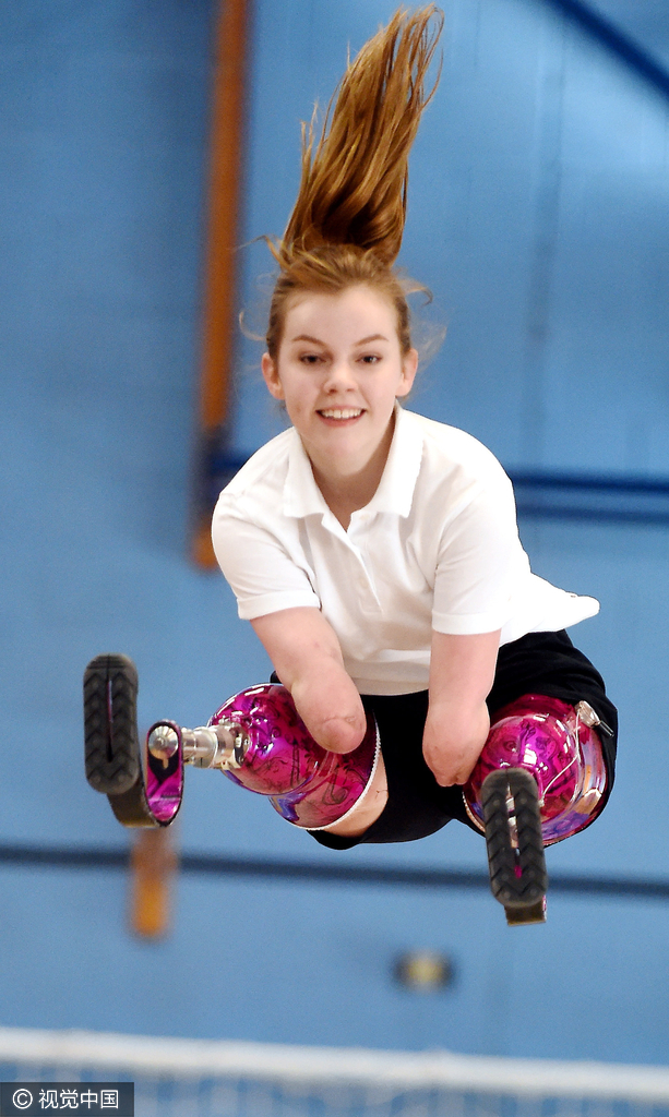 英国无四肢女孩表现完美赢得全英蹦床冠军