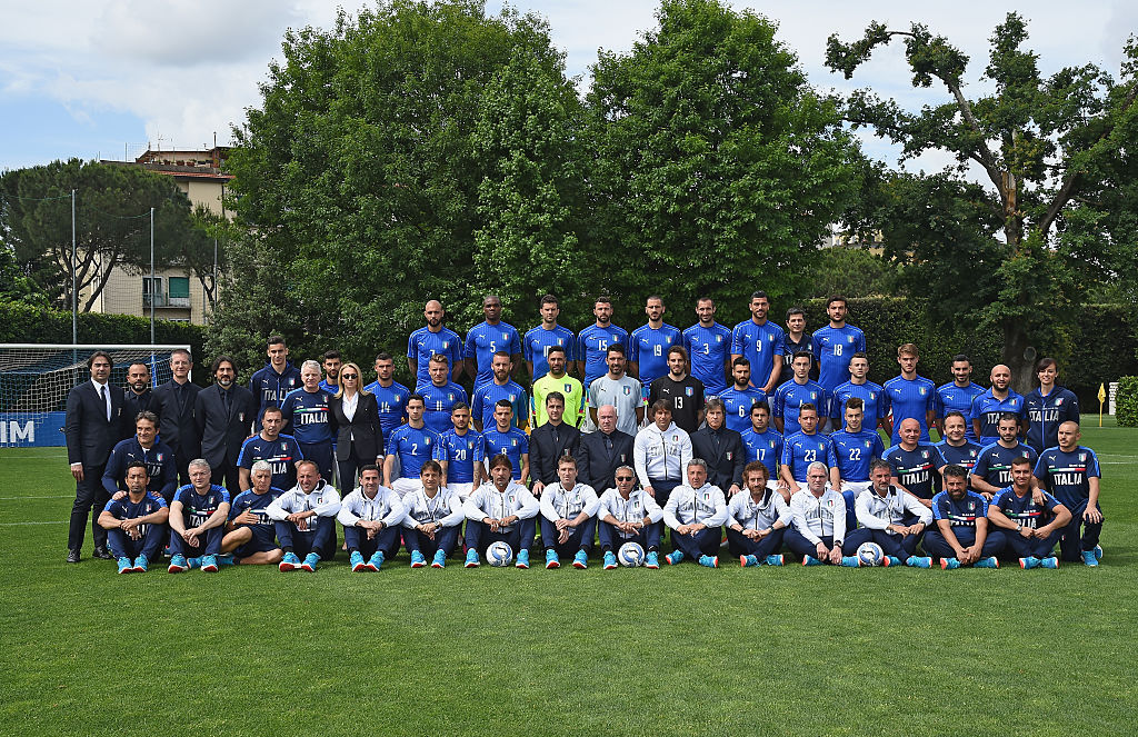 意大利队正装照帅气逼人