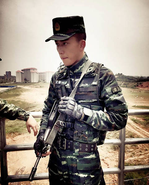 19 武警特战队员杨明鑫走红网络 网友:帅气不输宋仲基