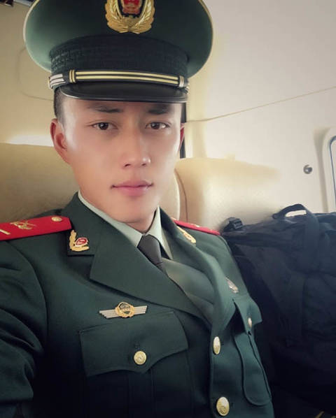武警特战队员杨明鑫走红网络网友帅气不输宋仲基