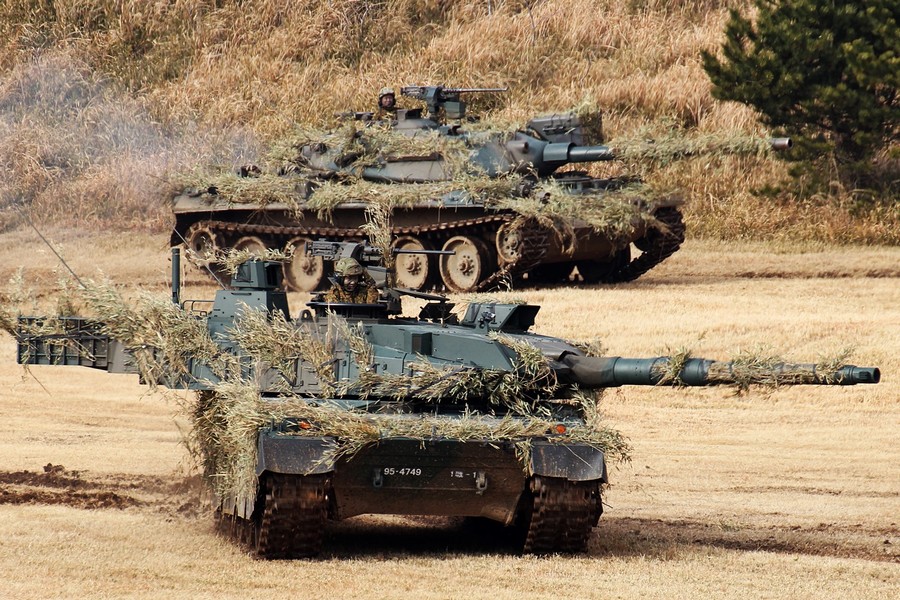 日本最强10式坦克变成观光车