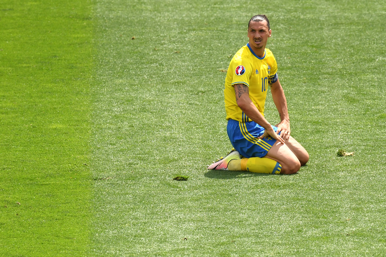 30 瑞典出局伊布落寞告别 欧洲杯再无黄袍国王