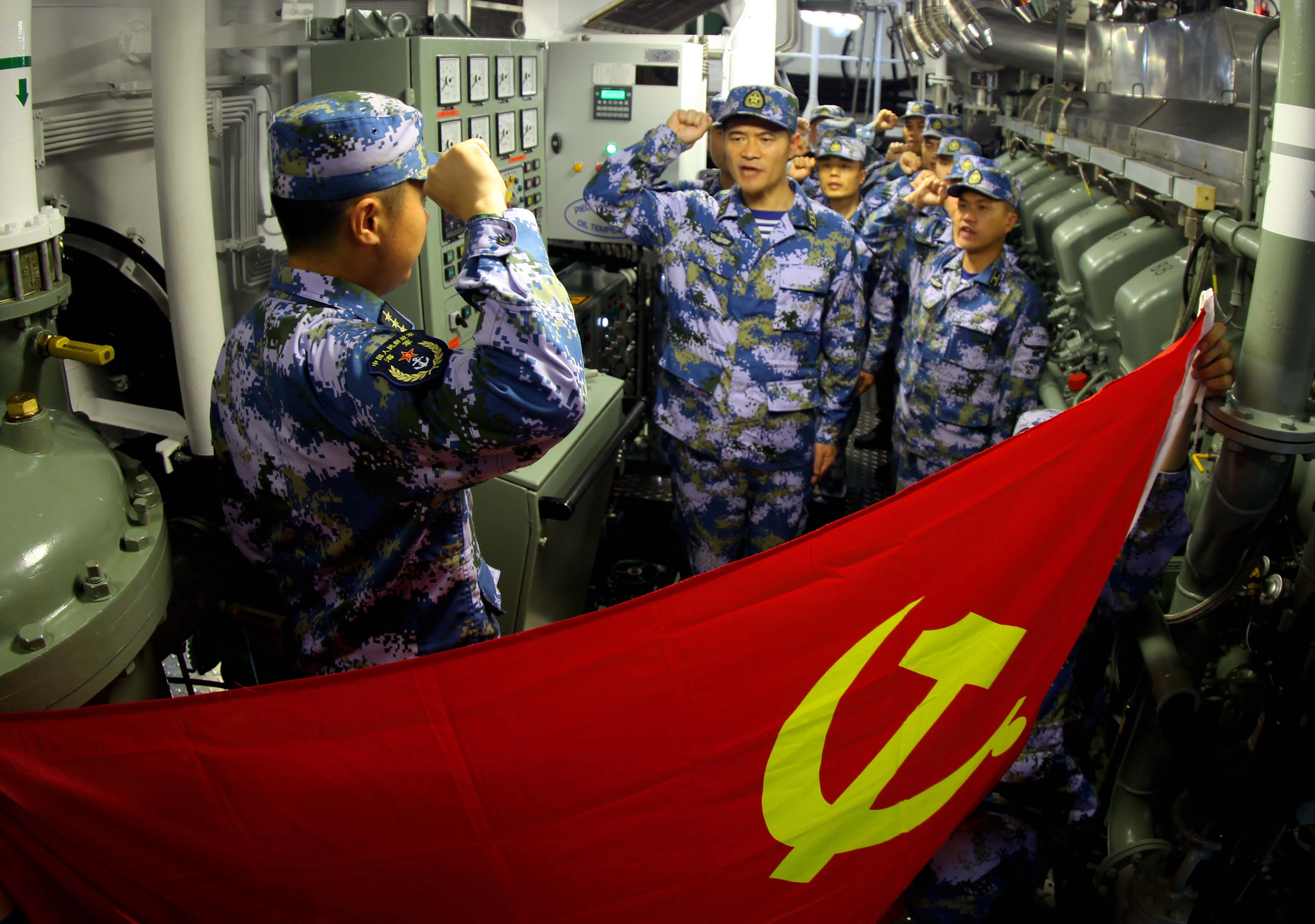 9 "海上铁拳"部队多种形式庆祝建党95周年