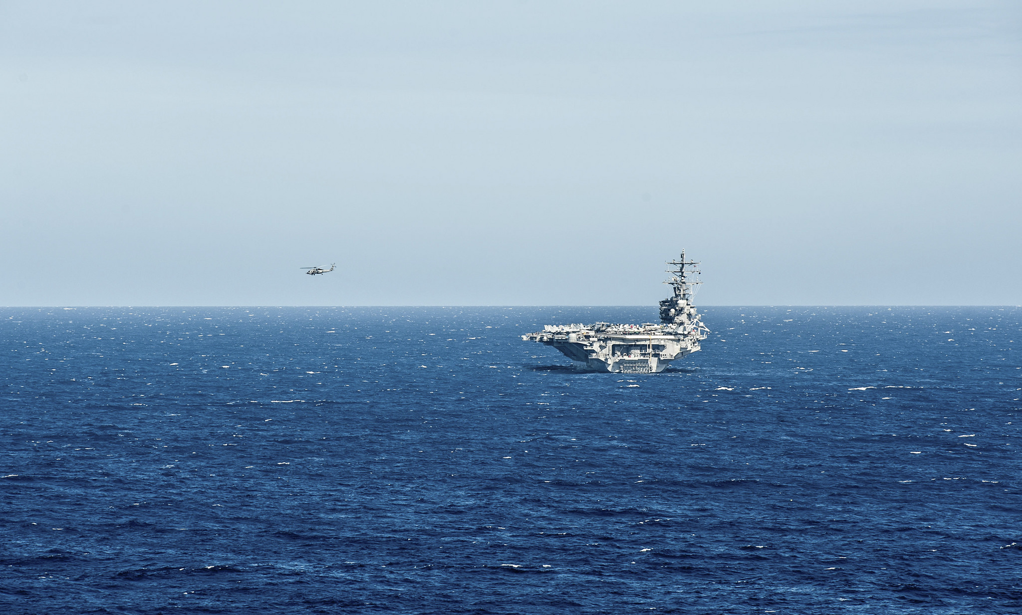18 美军里根号航母在南海耀武扬威