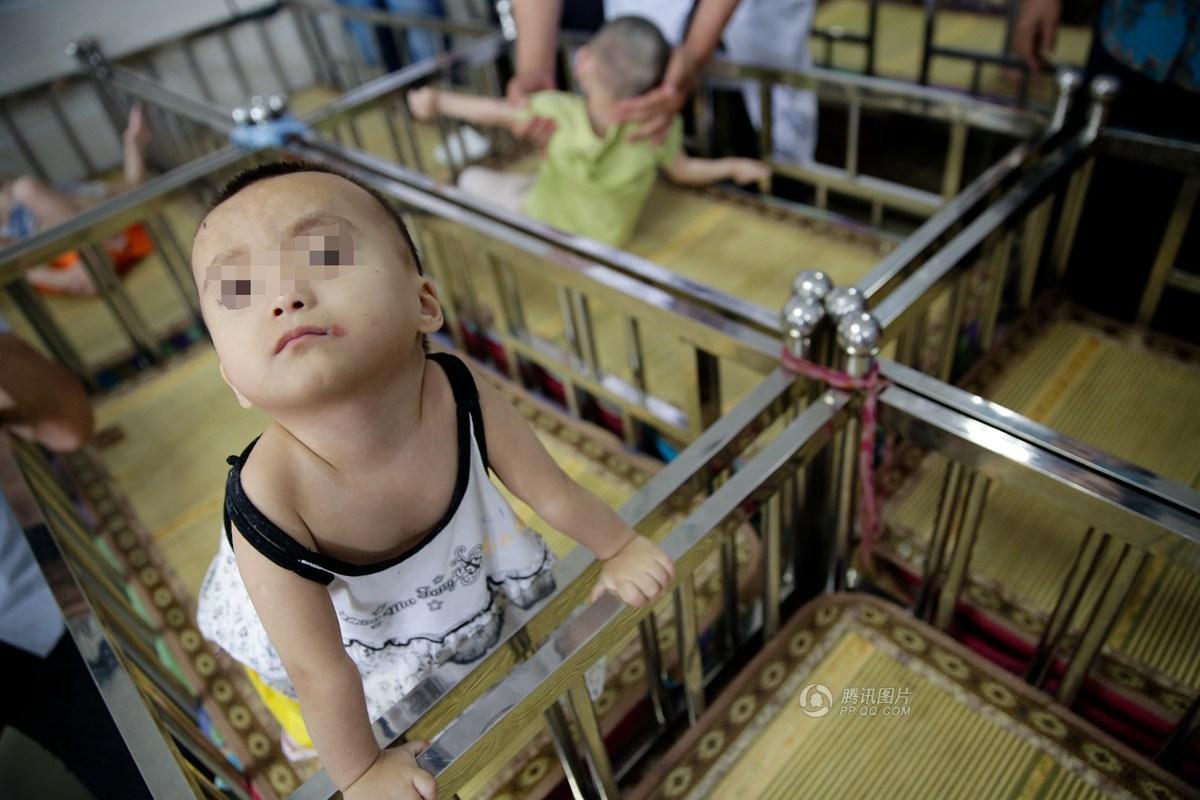 13 河南医院收治380多名脑瘫弃儿 有人跨省来弃婴