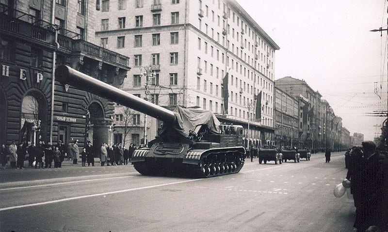 1953年在德国部署了m65核大炮,因此苏联开始了工程代号为objekt 271的