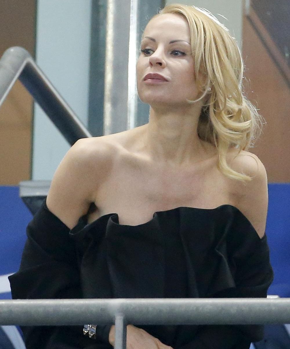 7 相差11岁 不婚主义 她为何能让伊布一见倾心